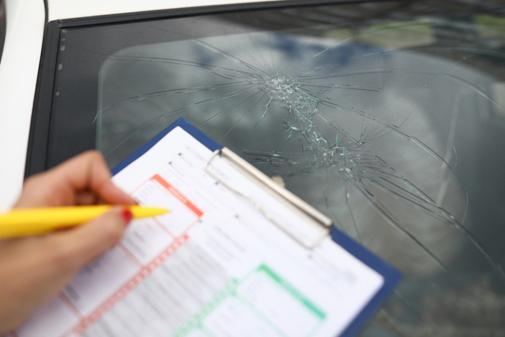 how windshield claims affect insurance rates